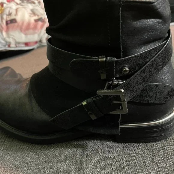 Multi-textured black booties - Picture 4 of 16